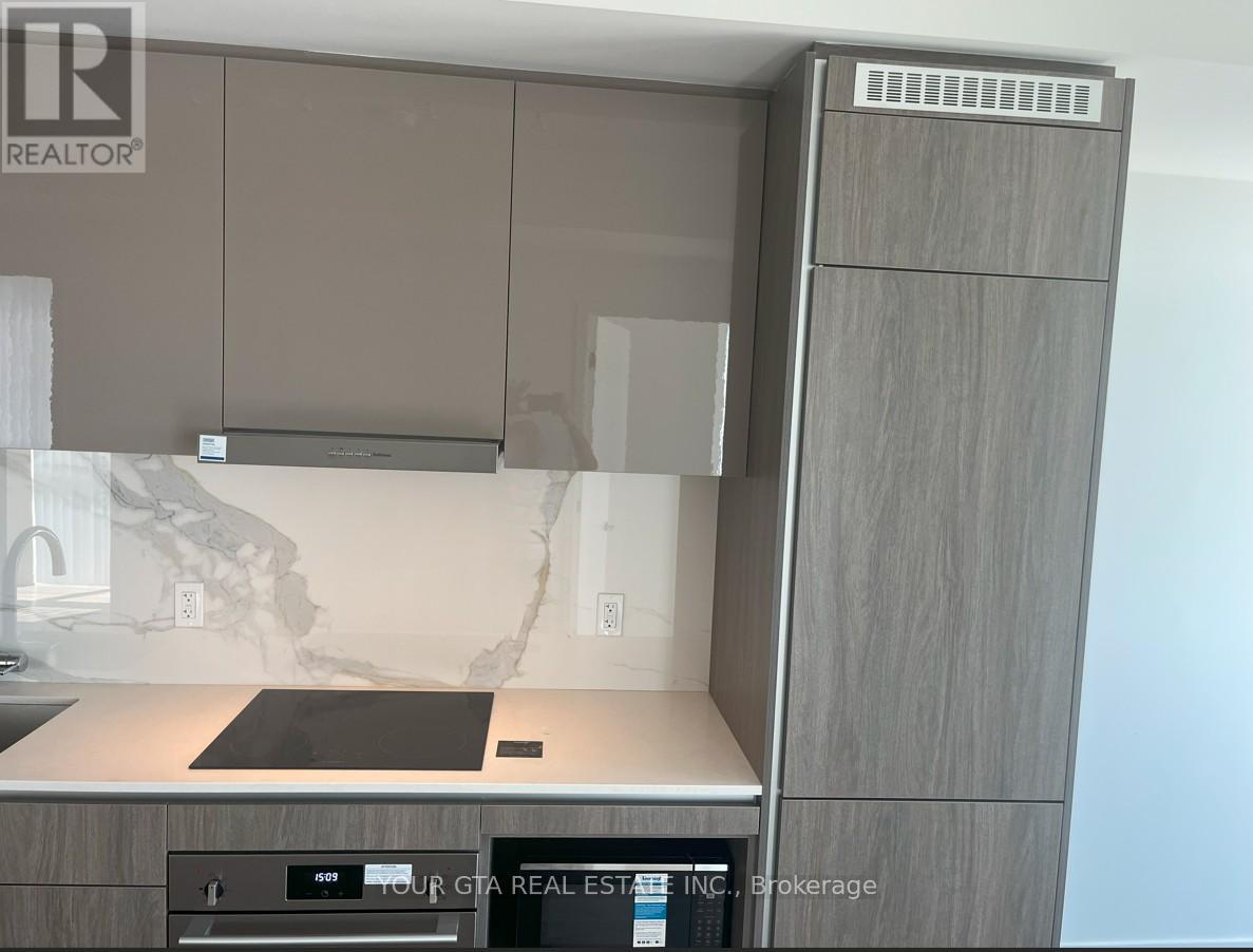 Photo 8 of 2912 28 Interchange Way, Vaughan ON