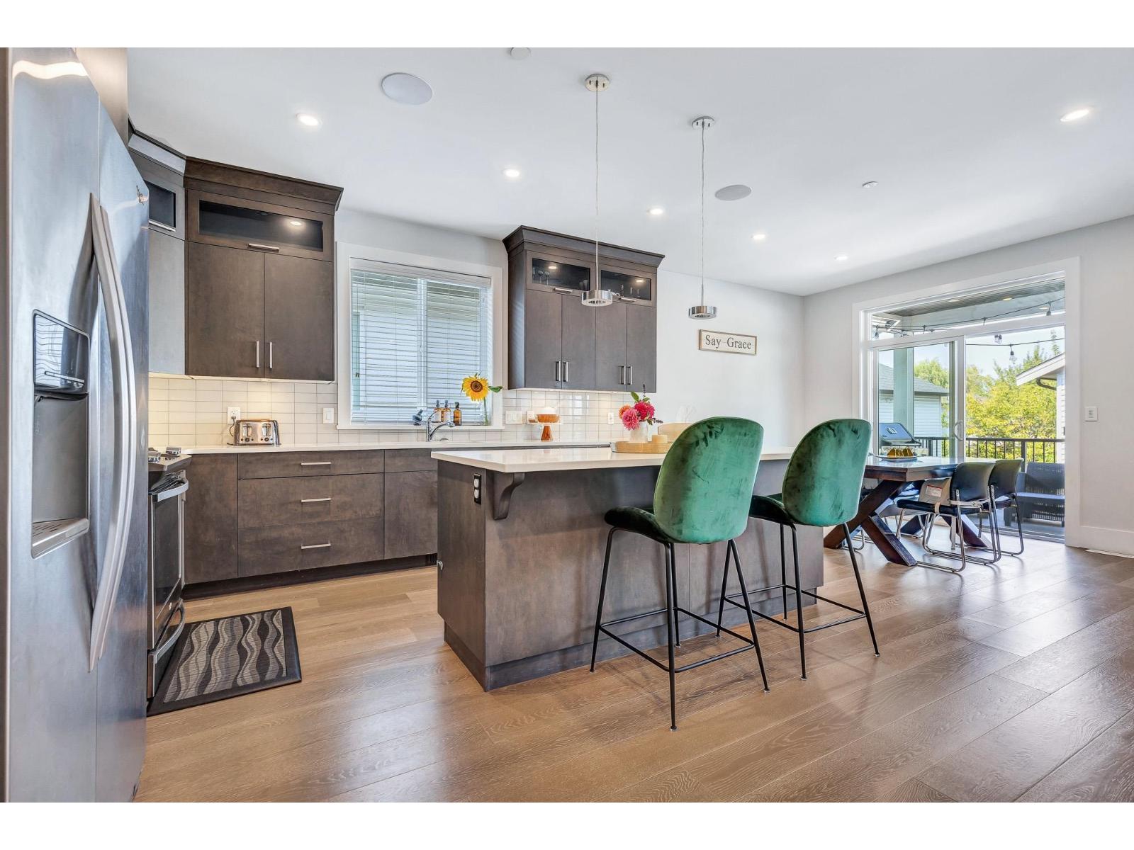 Photo 5 of 34645 3rd Avenue, Abbotsford BC