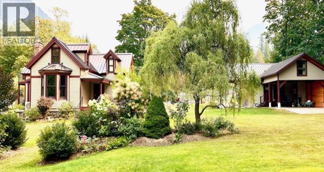 305 Bellevue Street - Photo 2 of 41, New Denver, British Columbia