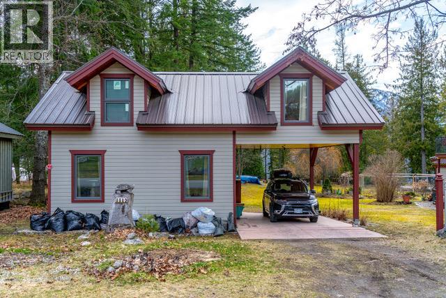  305 Bellevue Street, New Denver