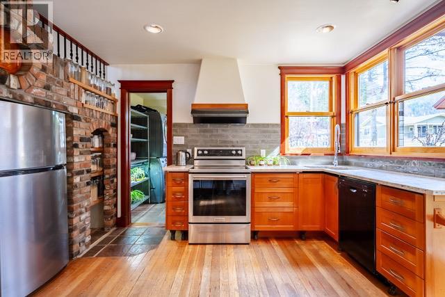  305 Bellevue Street, New Denver