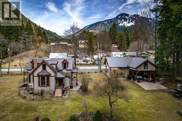  305 Bellevue Street, New Denver