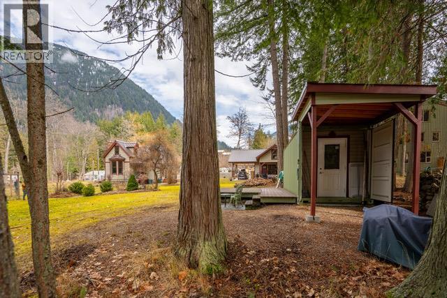  305 Bellevue Street, New Denver