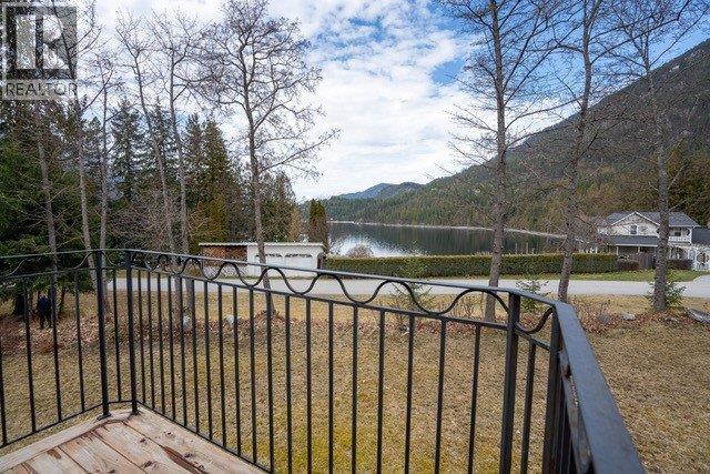  305 Bellevue Street, New Denver