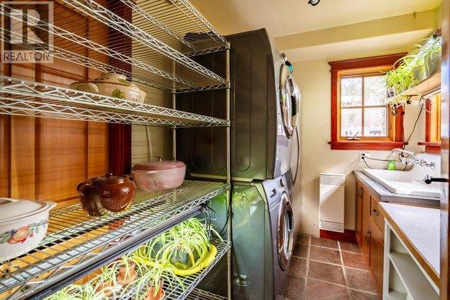  305 Bellevue Street, New Denver