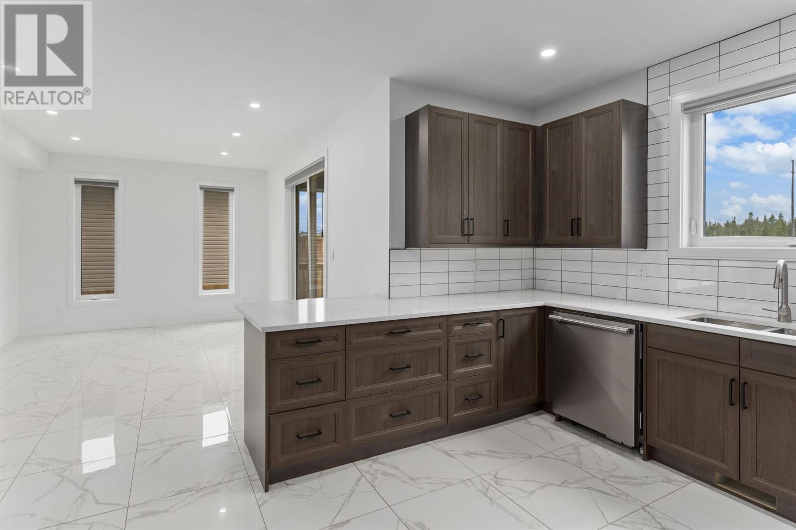 Photo 12 of 433 Muskrat Dr, Thunder Bay ON