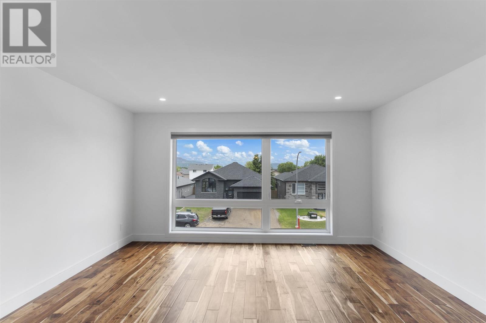 Photo 22 of 433 Muskrat Dr, Thunder Bay ON
