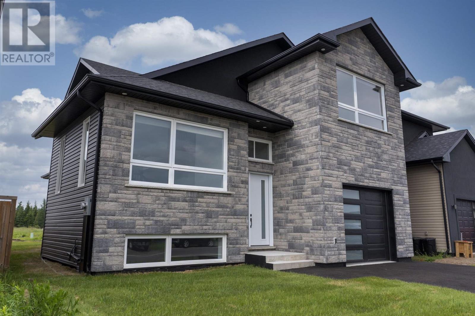 Photo 3 of 433 Muskrat Dr, Thunder Bay ON