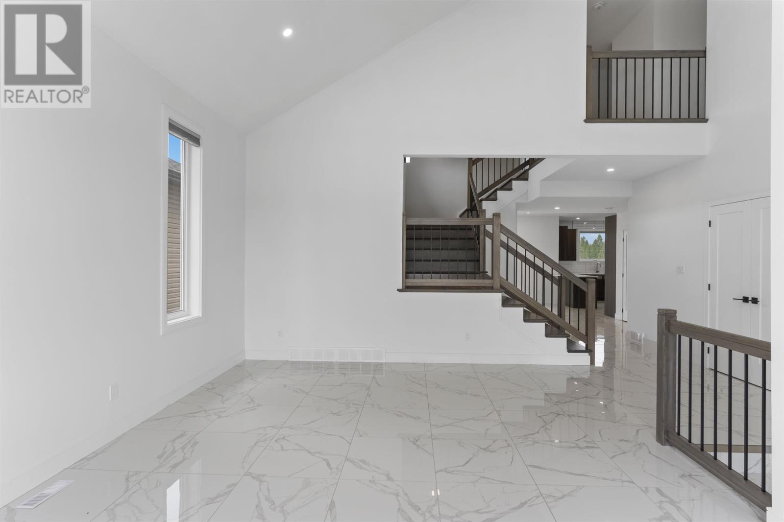 Photo 10 of 433 Muskrat Dr, Thunder Bay ON