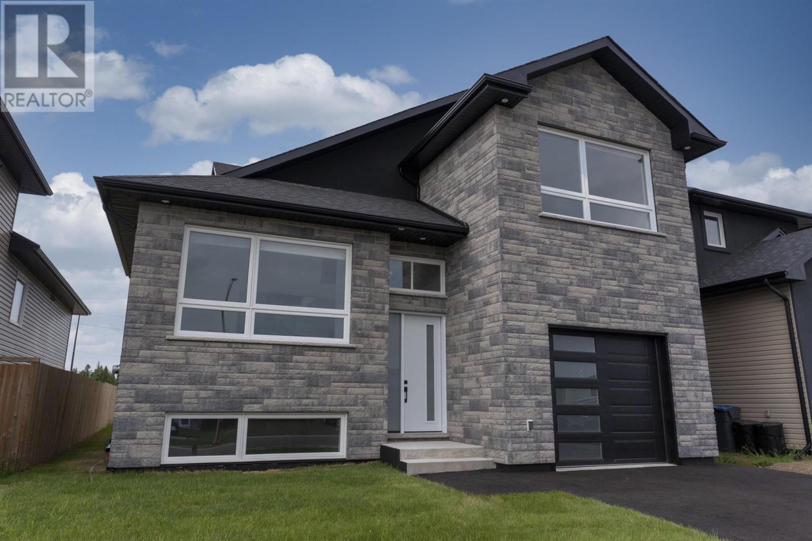 Photo 2 of 433 Muskrat Dr, Thunder Bay ON