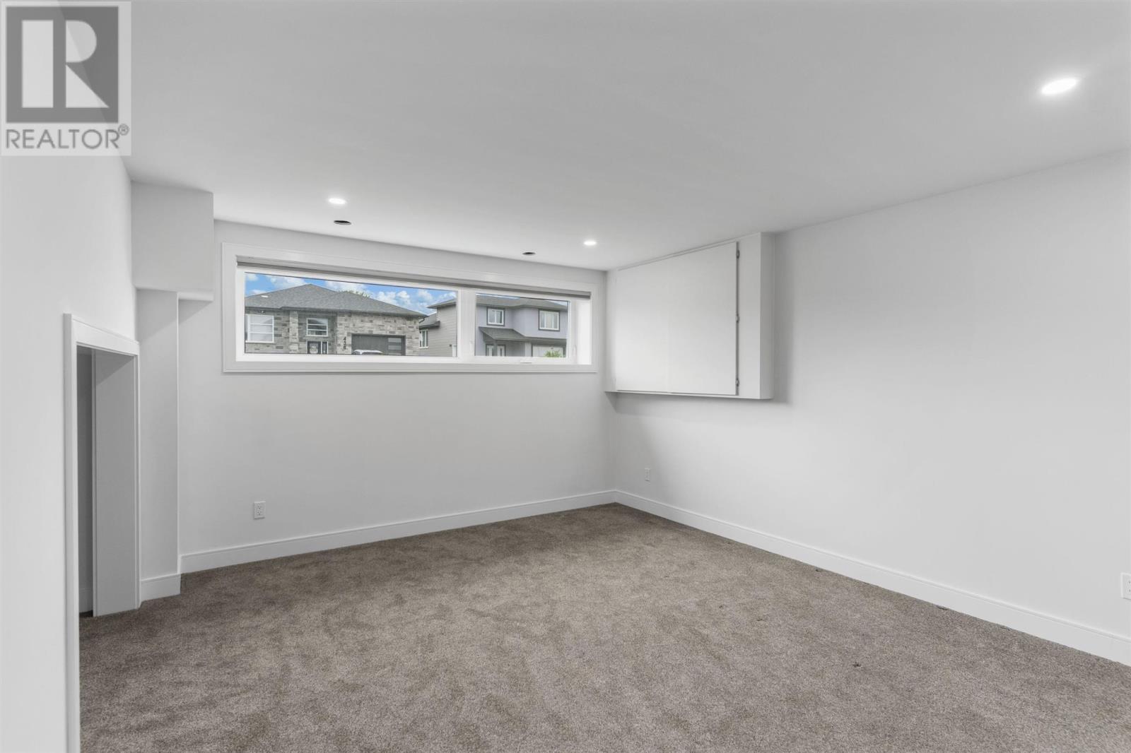 Photo 37 of 433 Muskrat Dr, Thunder Bay ON
