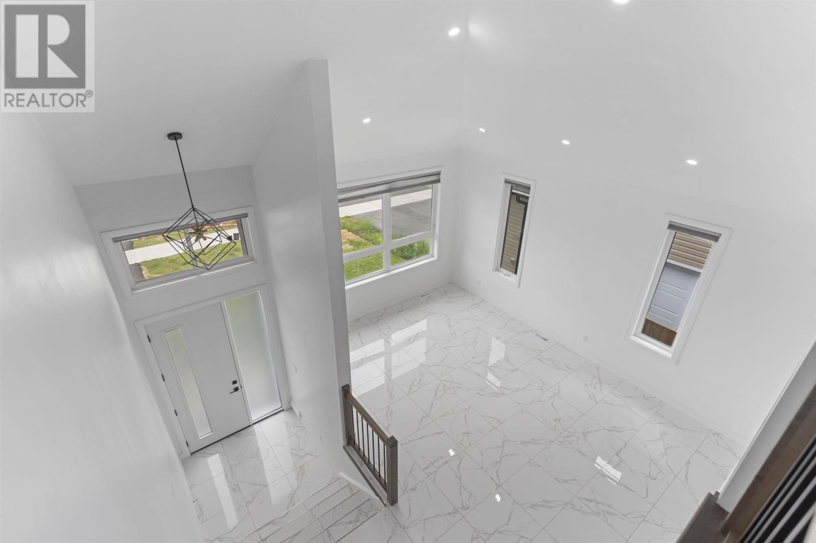 Photo 6 of 433 Muskrat Dr, Thunder Bay ON