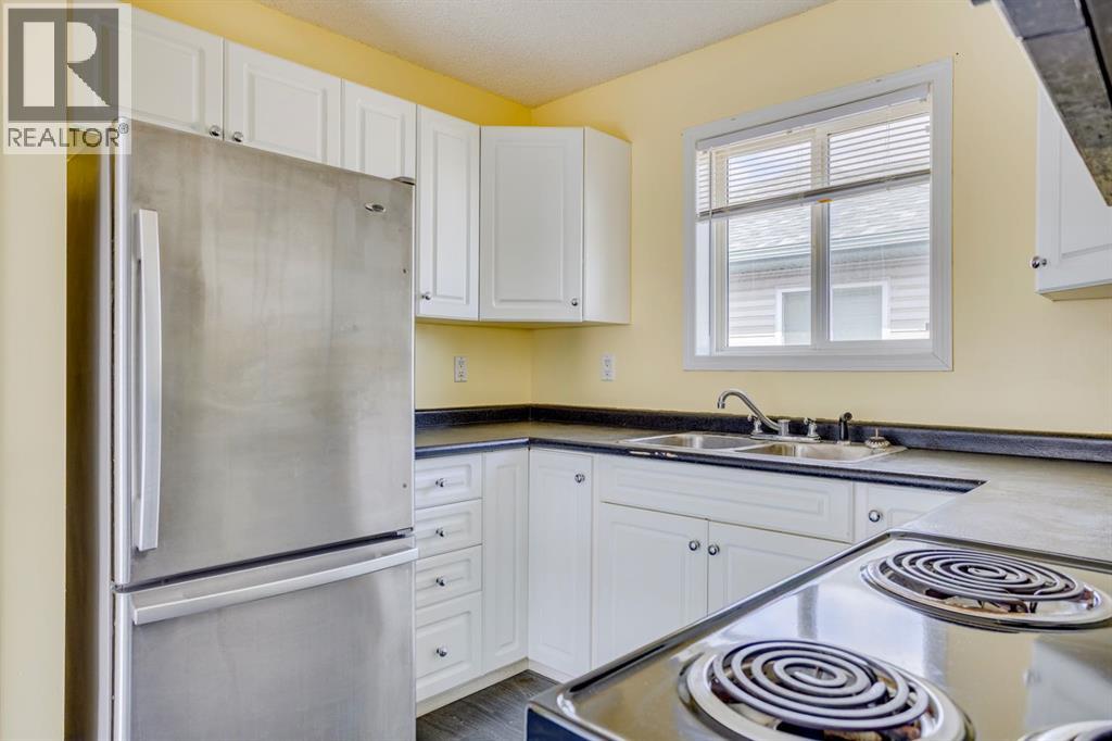 Photo 9 of 43 101 Paish Place, Fort Mcmurray AB