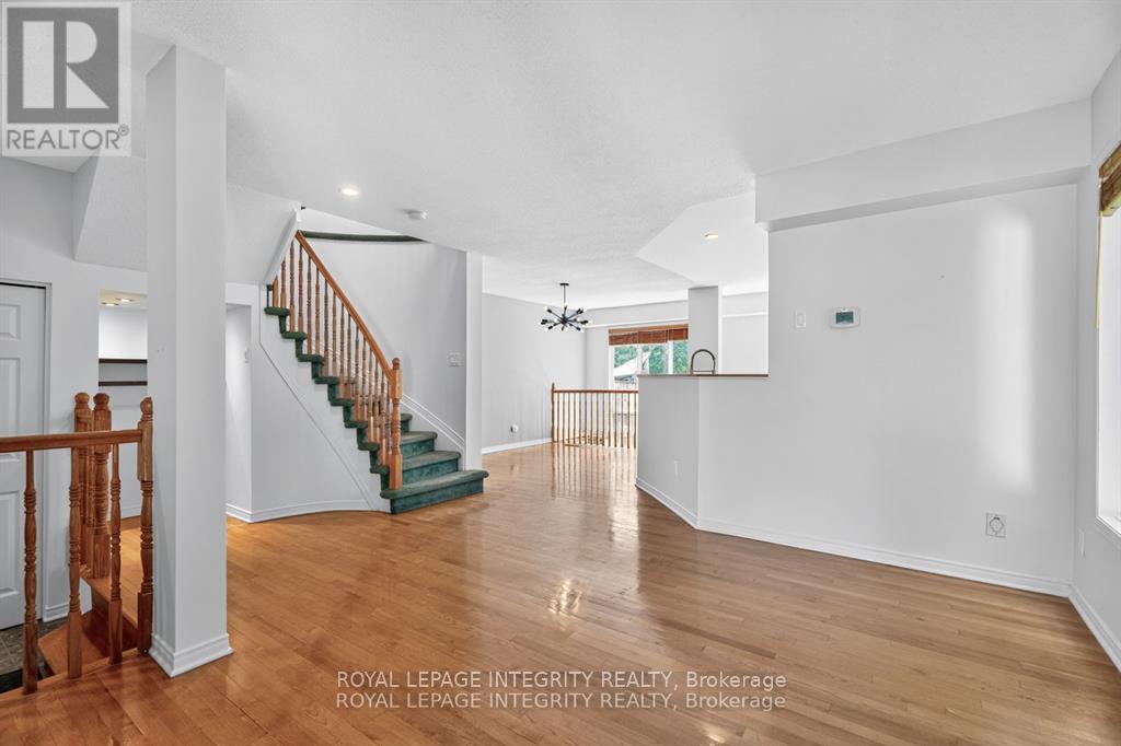 Photo 10 of 3700 Rivergate Way, Ottawa ON