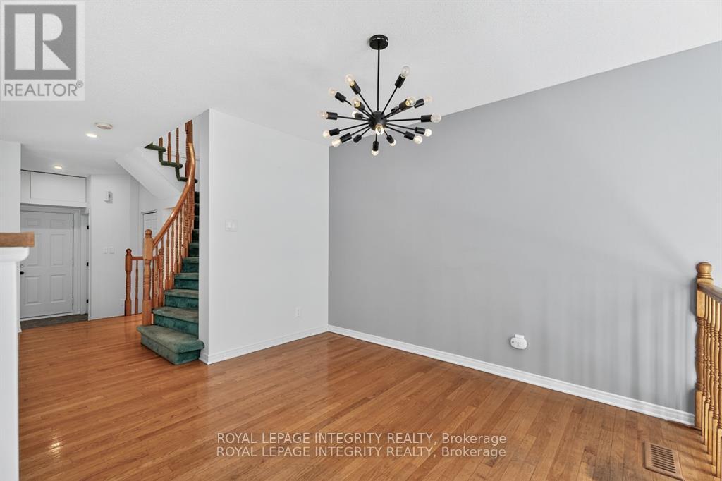 Photo 12 of 3700 Rivergate Way, Ottawa ON