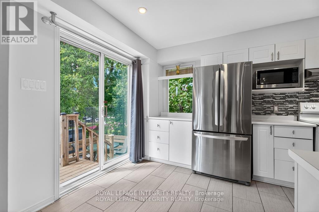 Photo 15 of 3700 Rivergate Way, Ottawa ON