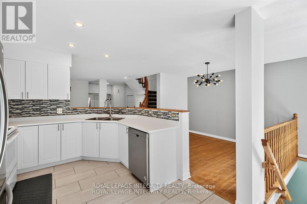Photo 17 of 3700 Rivergate Way, Ottawa ON
