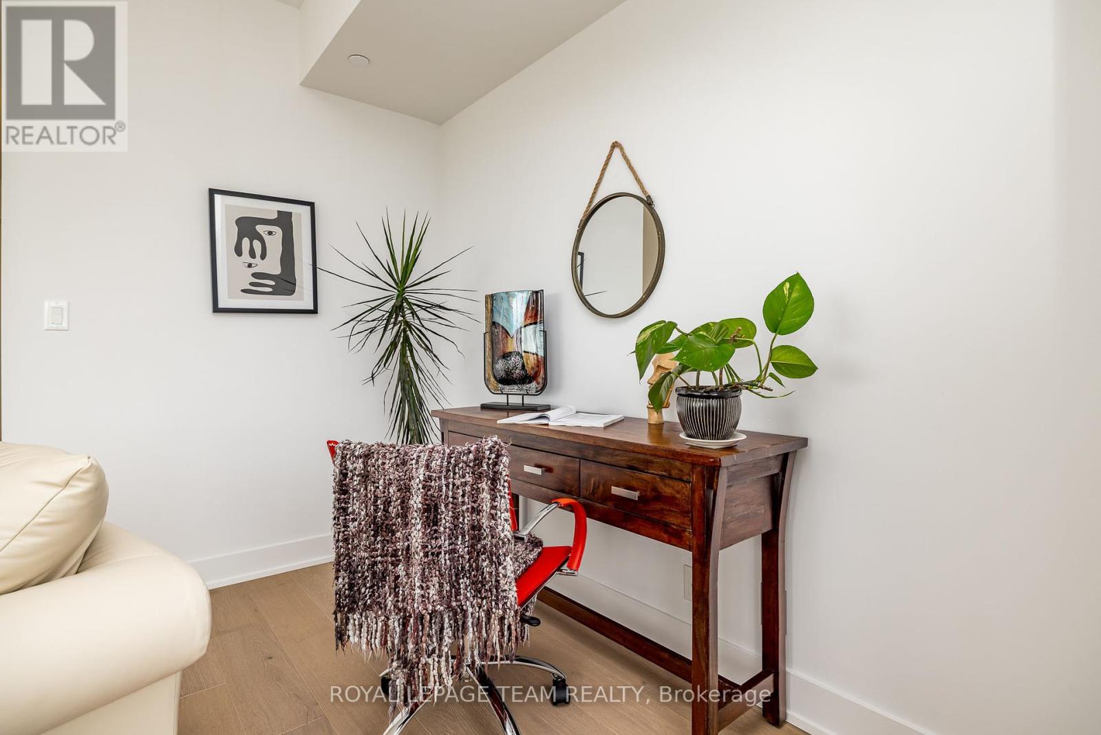 Photo 16 of 709 485 Richmond Road N, Ottawa ON
