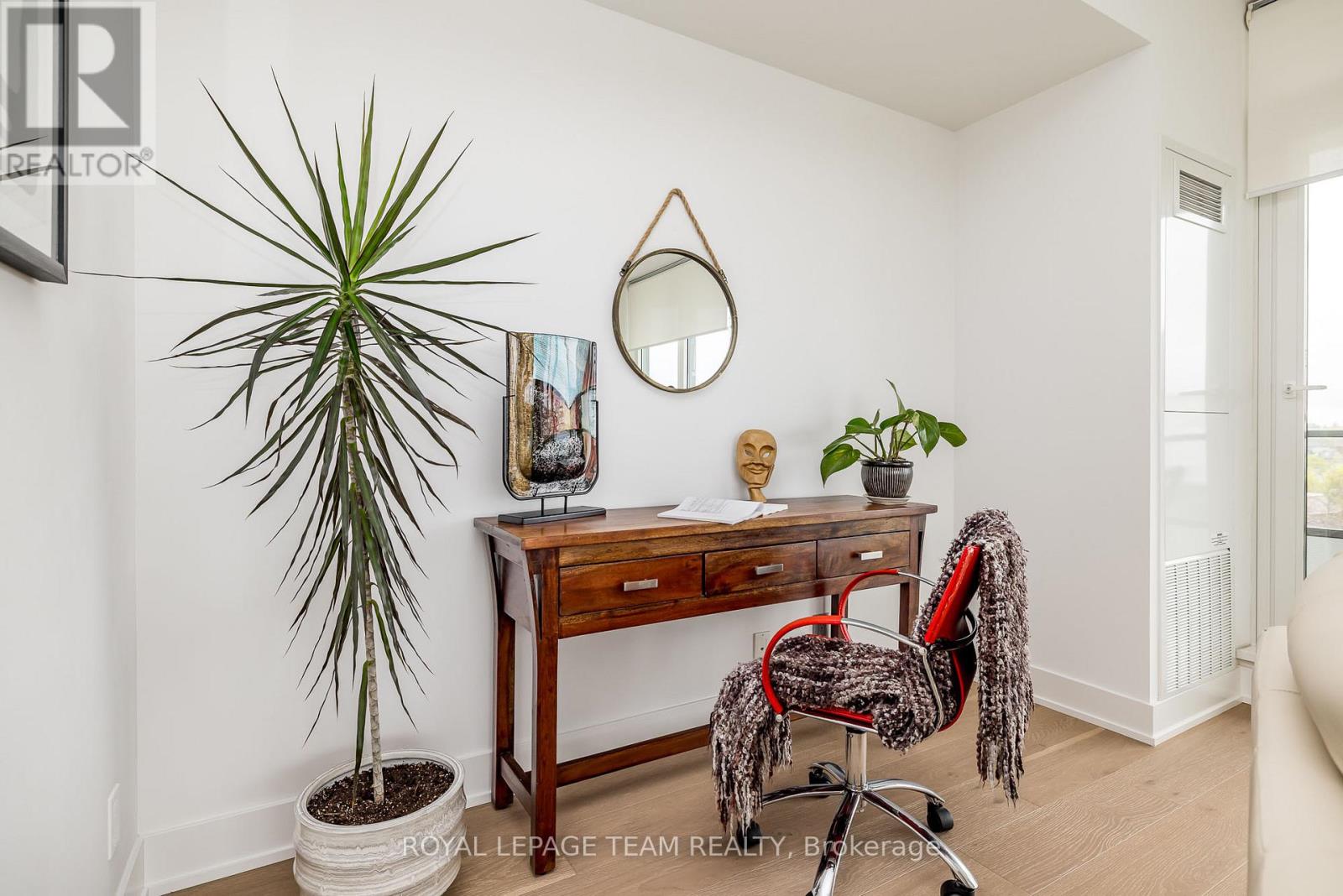 Photo 17 of 709 485 Richmond Road N, Ottawa ON