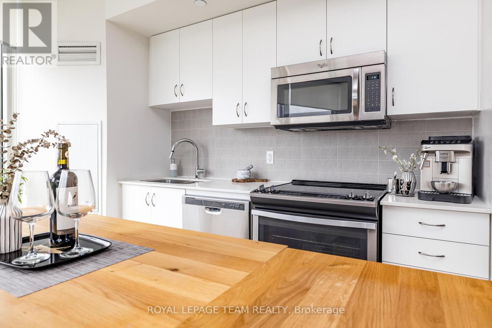 Photo 19 of 709 485 Richmond Road N, Ottawa ON