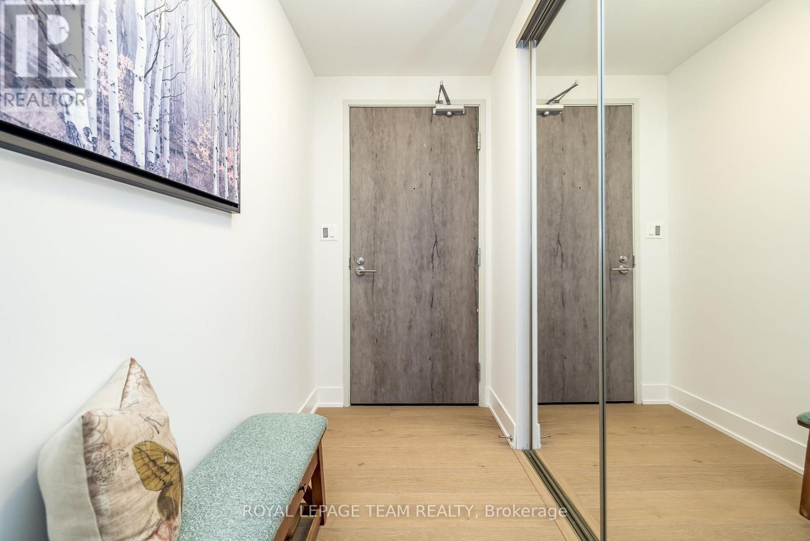 Photo 7 of 709 485 Richmond Road N, Ottawa ON