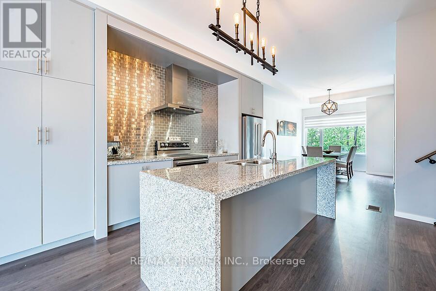 Photo 11 of 77 Sydney Circle, Vaughan ON