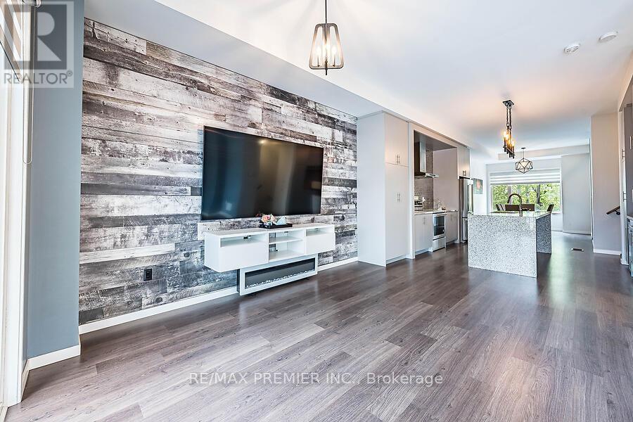 Photo 16 of 77 Sydney Circle, Vaughan ON