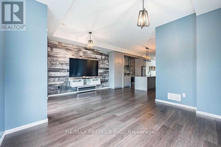 Photo 17 of 77 Sydney Circle, Vaughan ON