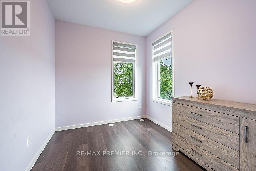 Photo 31 of 77 Sydney Circle, Vaughan ON