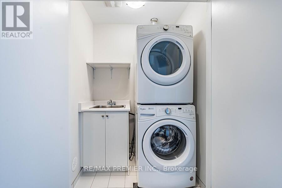 Photo 32 of 77 Sydney Circle, Vaughan ON