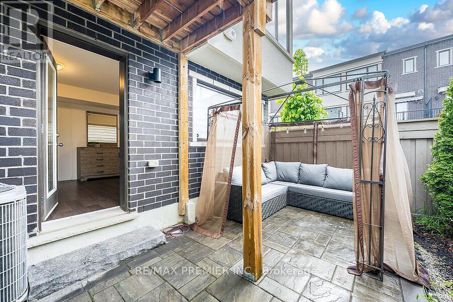 Photo 41 of 77 Sydney Circle, Vaughan ON