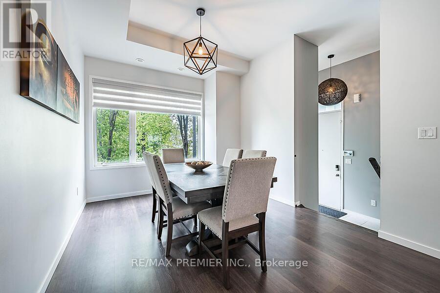 Photo 7 of 77 Sydney Circle, Vaughan ON