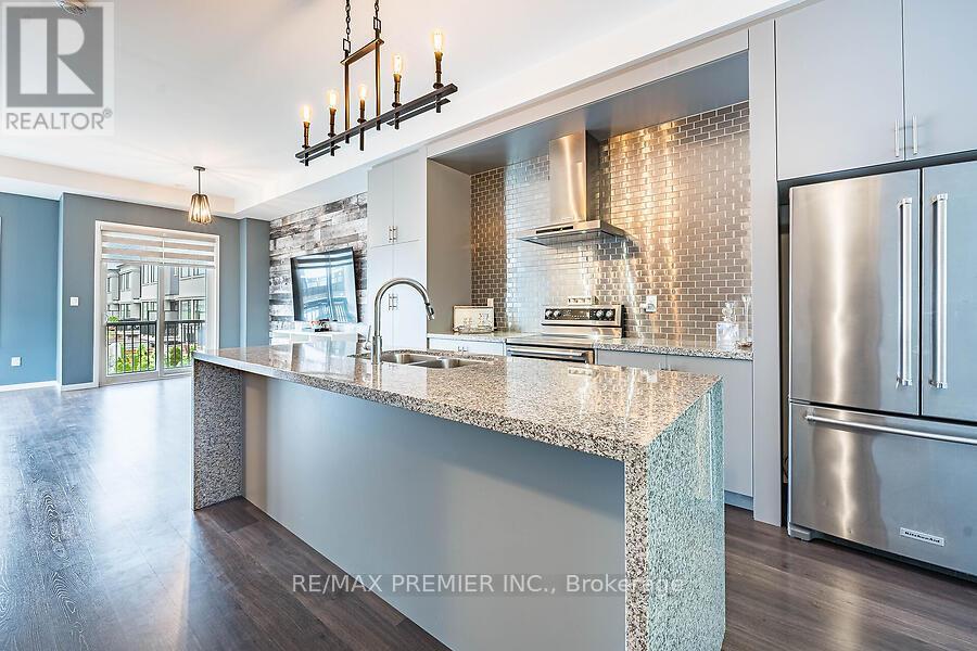 Photo 11 of 77 Sydney Circle, Vaughan ON