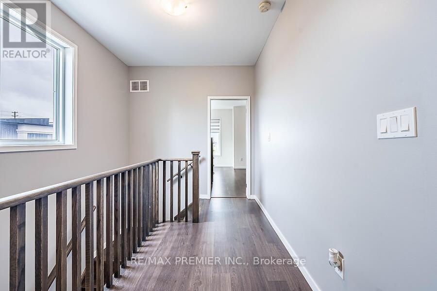 Photo 25 of 77 Sydney Circle, Vaughan ON