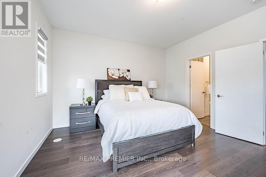 Photo 26 of 77 Sydney Circle, Vaughan ON