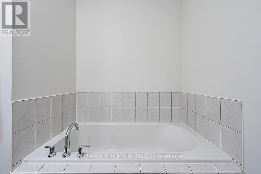Photo 31 of 77 Sydney Circle, Vaughan ON