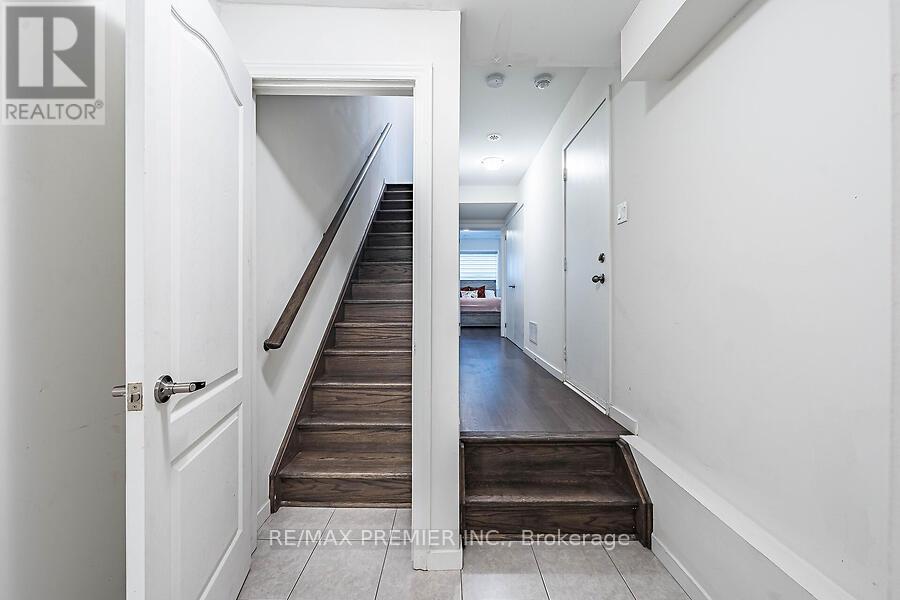 Photo 38 of 77 Sydney Circle, Vaughan ON