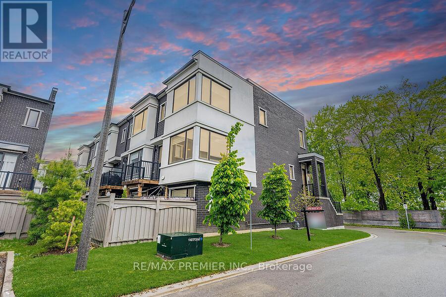 Photo 46 of 77 Sydney Circle, Vaughan ON