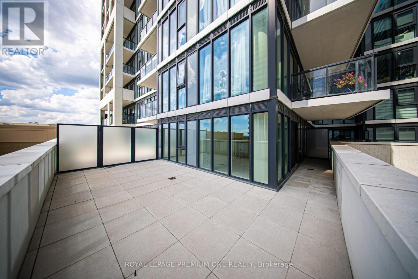Photo 20 of 221 9000 Jane Street, Vaughan ON