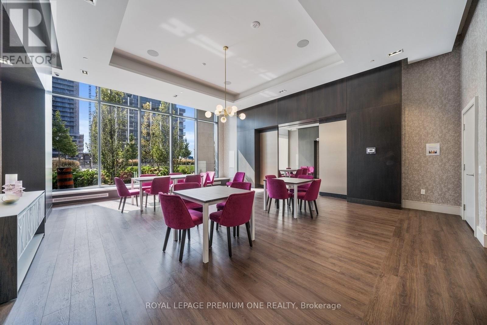 Photo 25 of 221 9000 Jane Street, Vaughan ON