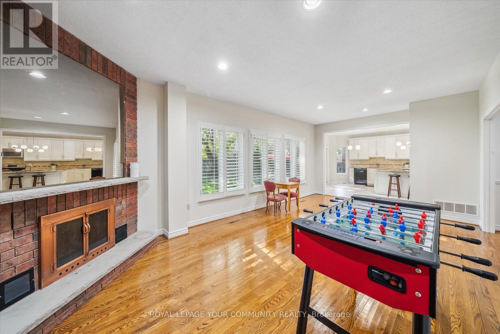 Photo 12 of 136 Markwood Lane, Vaughan ON