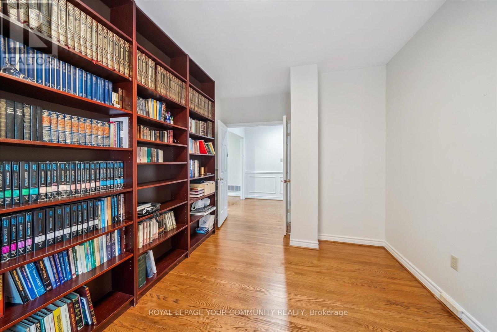 Photo 14 of 136 Markwood Lane, Vaughan ON