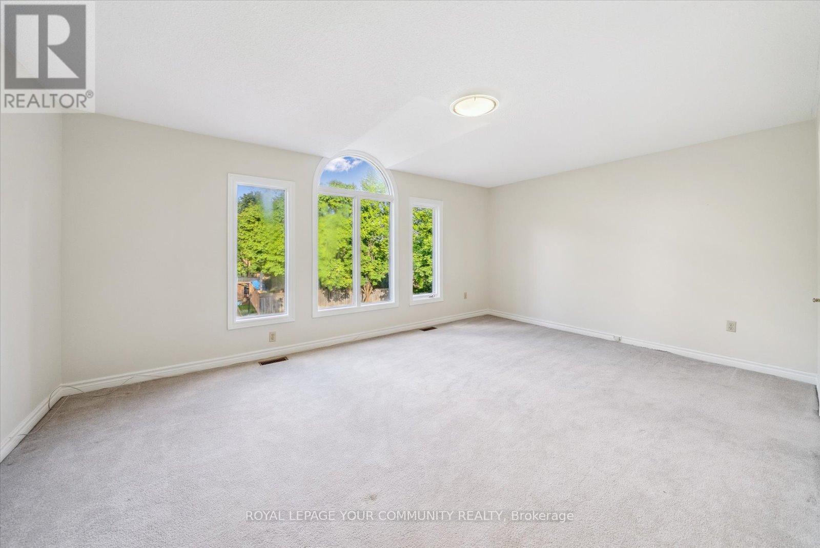Photo 24 of 136 Markwood Lane, Vaughan ON