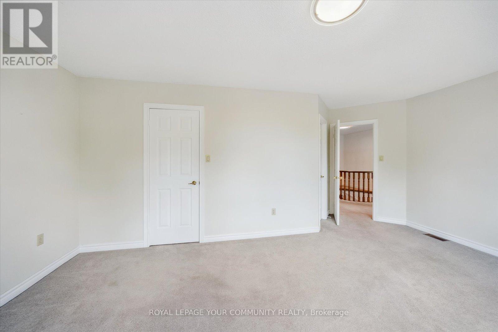 Photo 25 of 136 Markwood Lane, Vaughan ON