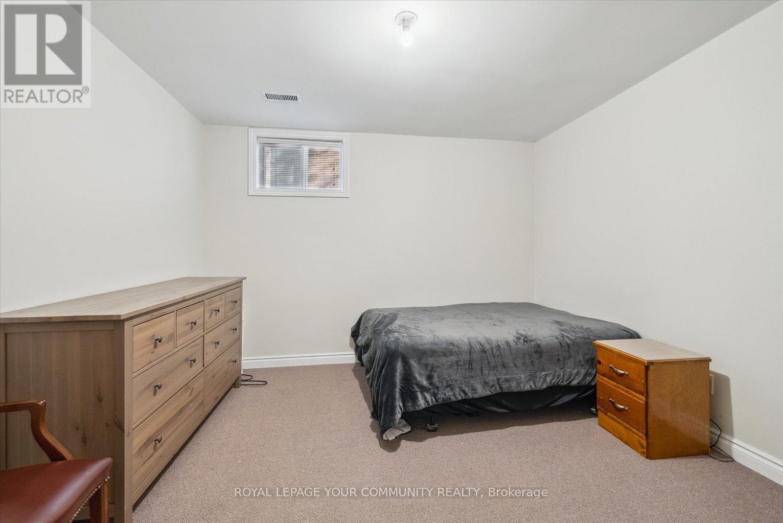 Photo 36 of 136 Markwood Lane, Vaughan ON