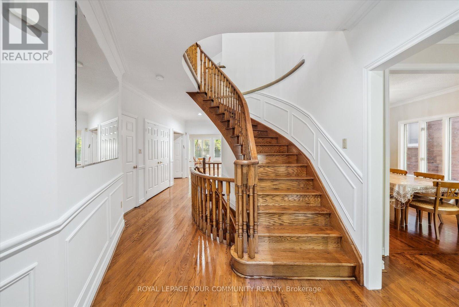 Photo 4 of 136 Markwood Lane, Vaughan ON