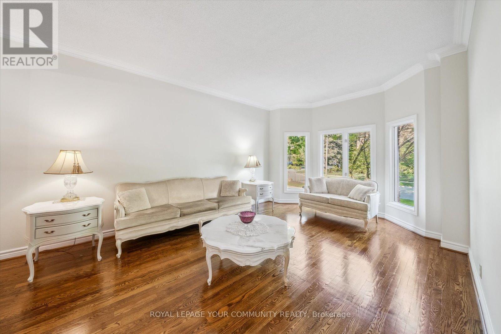 Photo 5 of 136 Markwood Lane, Vaughan ON