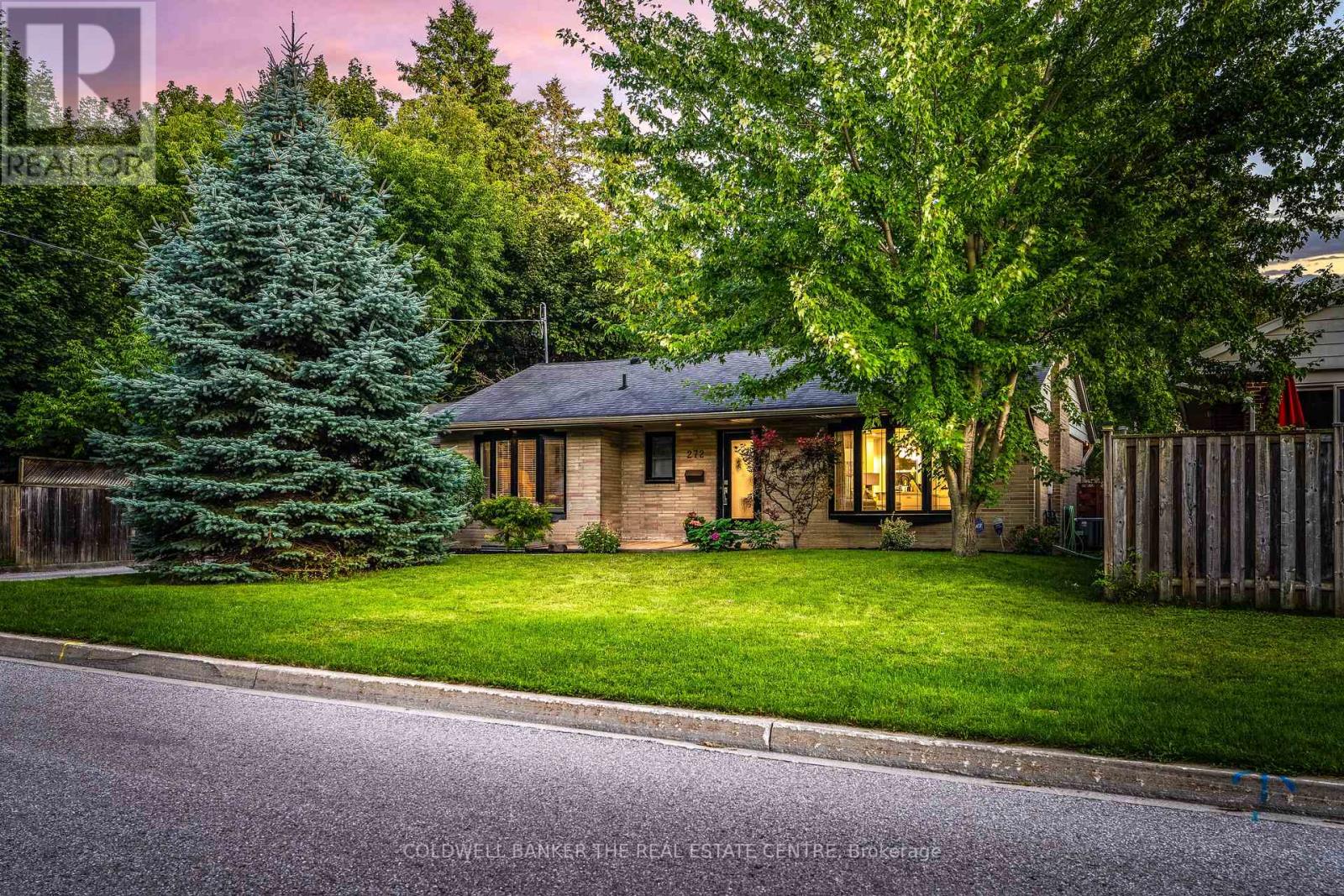 Photo 1 of 272 Avenue Road, Newmarket ON