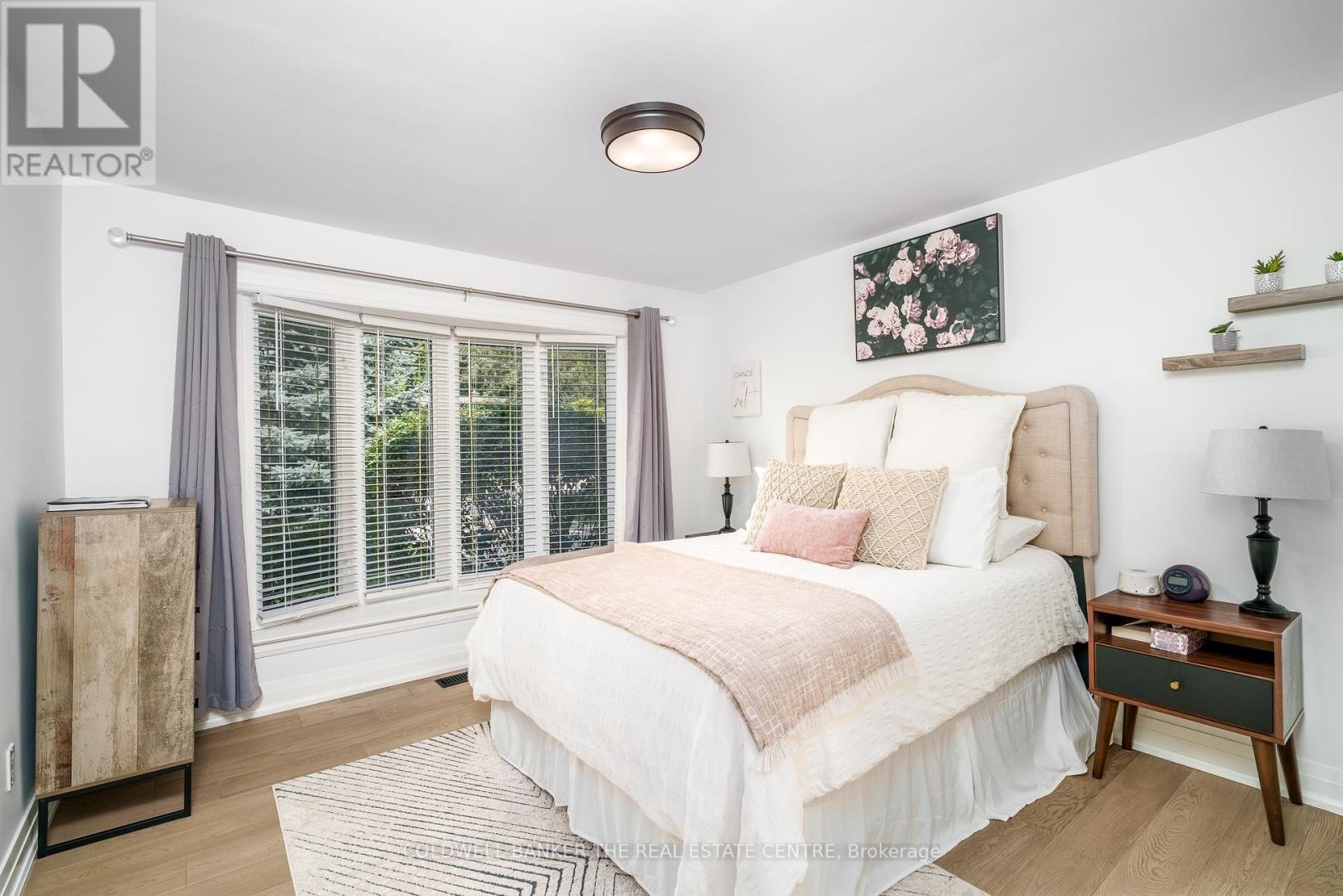 Photo 10 of 272 Avenue Road, Newmarket ON