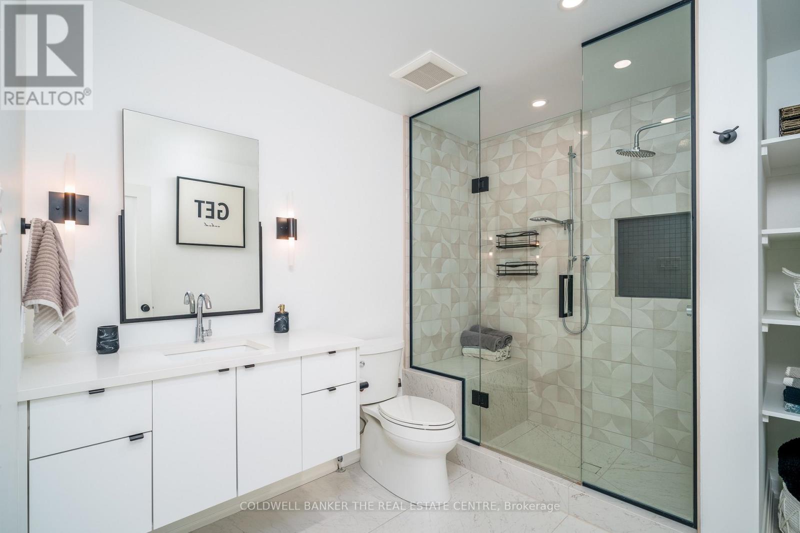Photo 12 of 272 Avenue Road, Newmarket ON